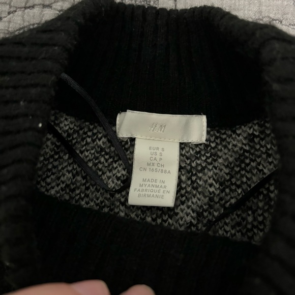 H&M Holiday Sweater Nordic Fair Isle Black and White Contrast Oversized - Picture 10 of 10